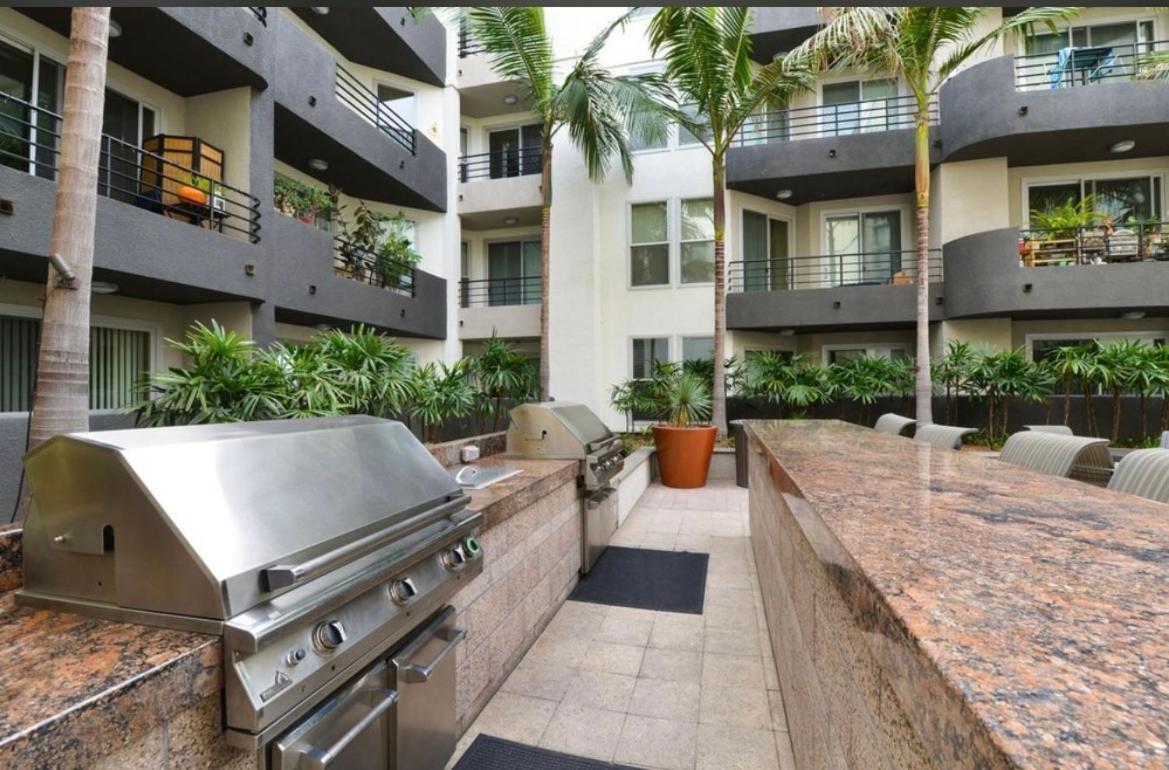 Spacious And With A Pool View Apartamento